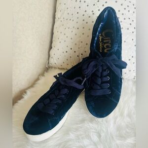Circus By Sam Edelman Dark Blue Velvet Sneakers Size 6